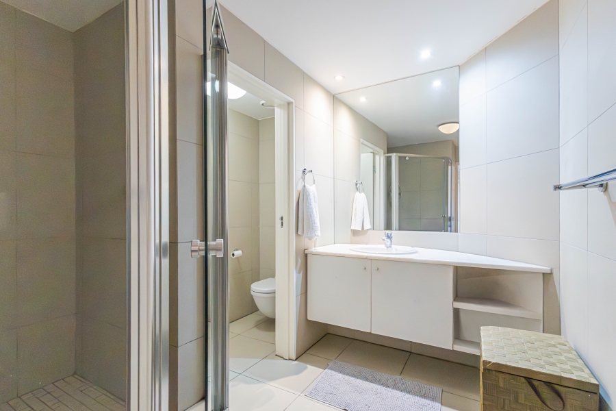 To Let 4 Bedroom Property for Rent in Mouille Point Western Cape